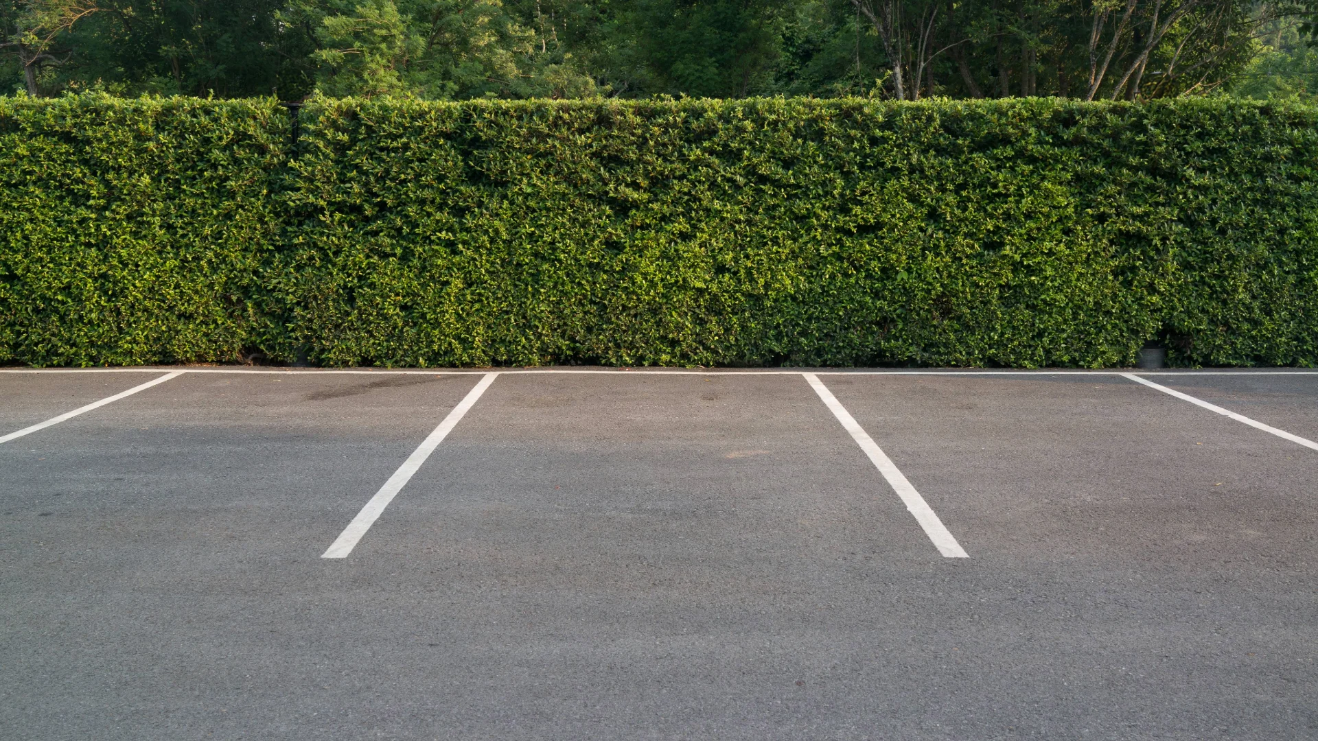 Where to park when attending Holy Trinity Anglican Church.
